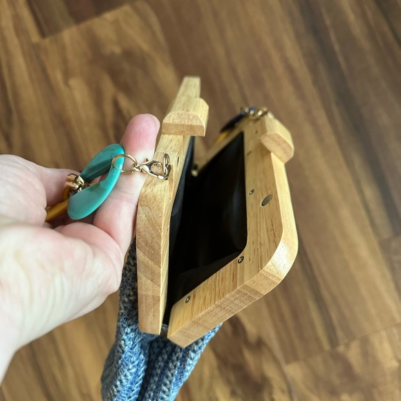 New never used. Fun bag for summer! - Picture 3 of 5